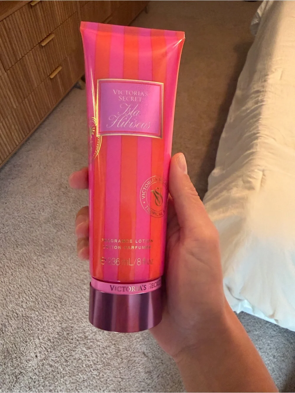 NWT Victoria's Secret Isla Hibiscus Fragrance Lotion